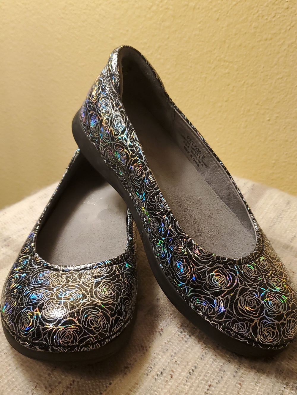 Alegria Women's Holographic Rose Ballet Flats - Black Sz 8